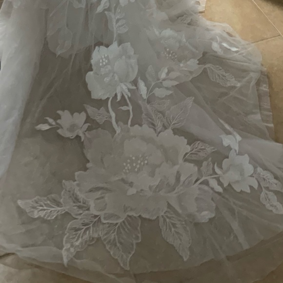 Willowby Prescott Wedding Gown - Picture 11 of 11